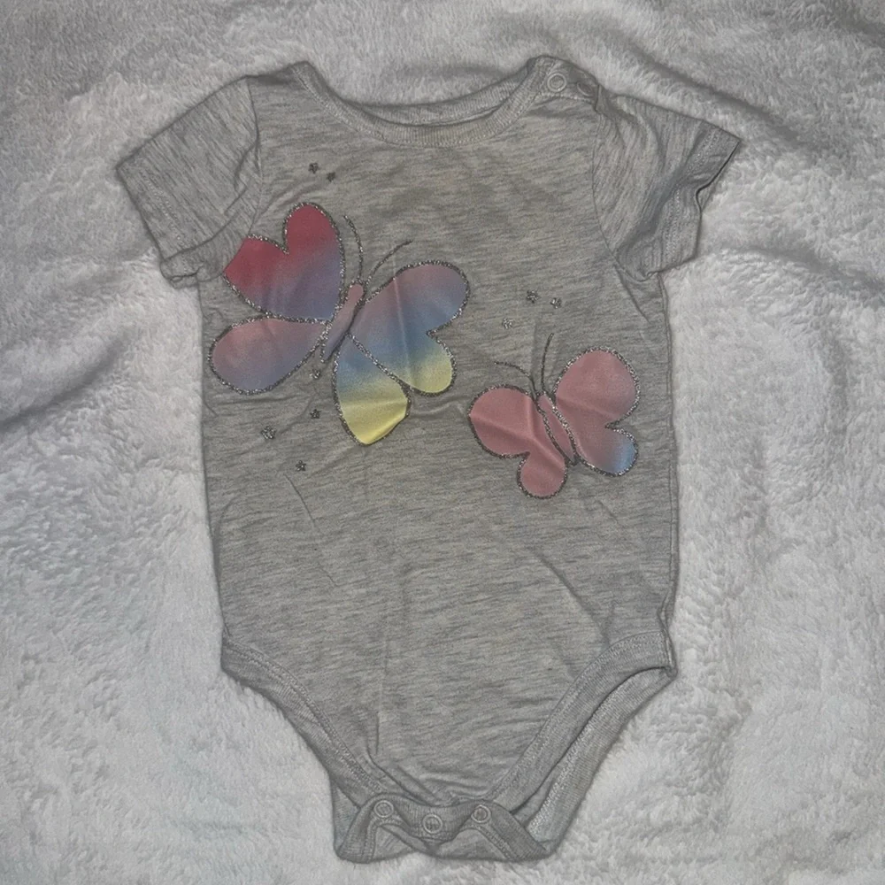 Multi Brand & Color Girls Onesie Bundle of 5 and 1 pair of Shorts 6-12M - Picture 10 of 11